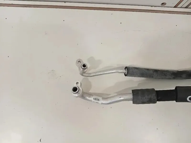 Flessibile AC Compressorecondensatore A2128300177 Mercedes Classe E W212 2013