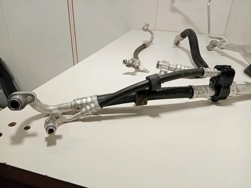 Flessibile AC Compressorecondensatore A1668304101 Mercedes Classe GLE W166 2015