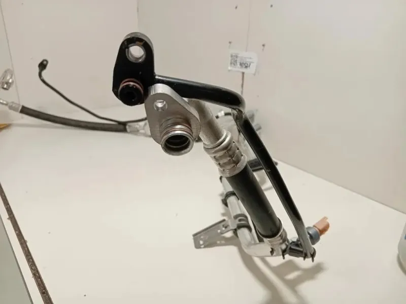 Flessibile AC Compressorecondensatore 9833241880 Peugeot 2008 II 2020