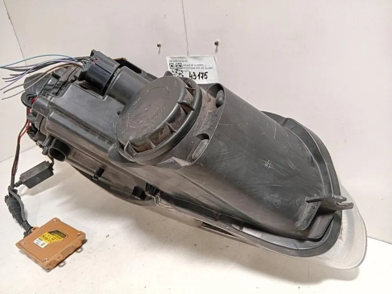Proiettore ANT SX 8X23 13W030 AC Jaguar XF I 2008