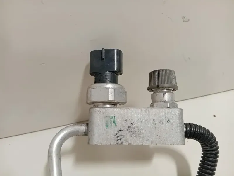 Flessibile AC Compressorecondensatore 499000-7880 TUBI AC Toyota Yaris IV 2017