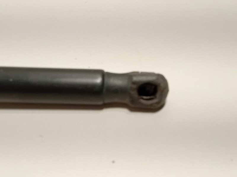 Ammortizzatore Cofano ANT DX A1718800129AMMORTIZZATORE COFANO ANT DX+CERNERA Mercedes Classe SLK R171 2004