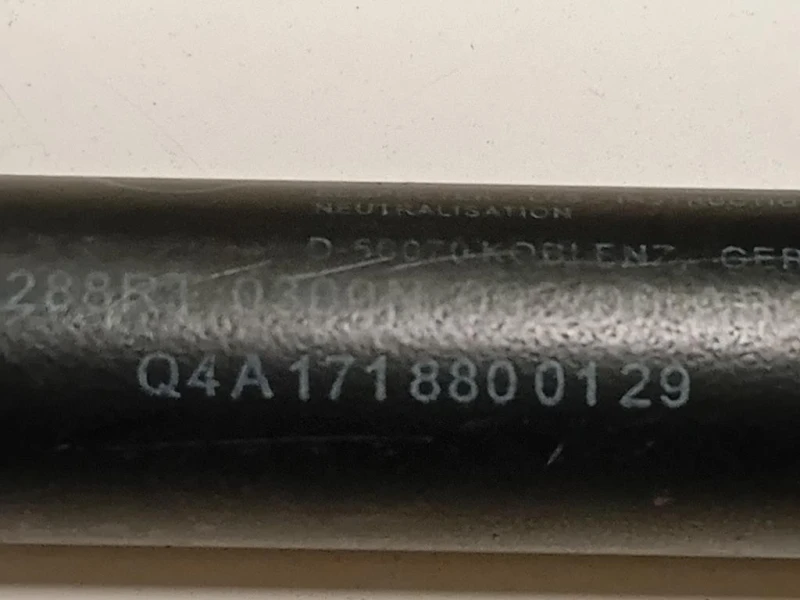 Ammortizzatore Cofano ANT DX A1718800129AMMORTIZZATORE COFANO ANT DX+CERNERA Mercedes Classe SLK R171 2004