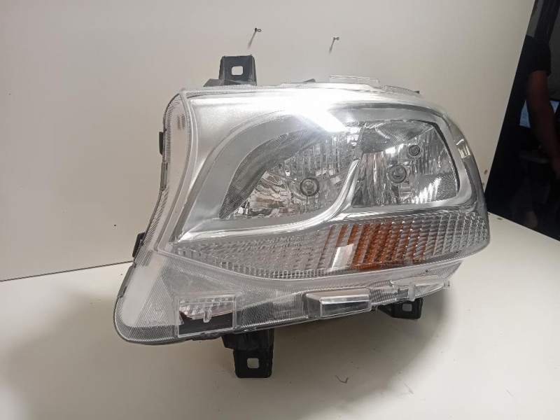 Proiettore ANT SX A 910 906 00 00 Mercedes Sprinter IV 2018