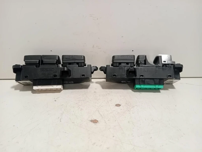 Pulsantiera Multifunzione Console Centrale 93315-2WEH0FP93310-2WEA0 Hyundai Santa FÉ IV 2015