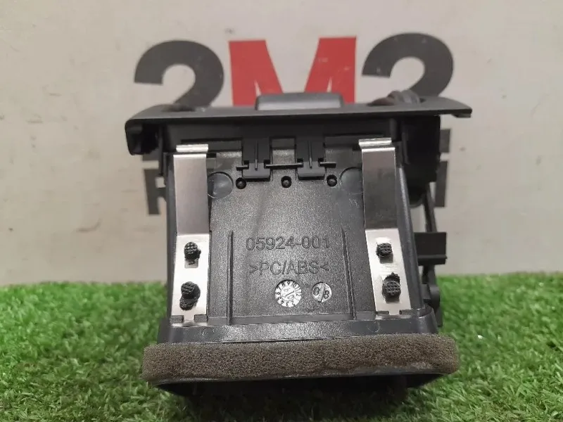 Griglia Condotto ARIA Cruscotto ANT DX A20483012549116 Mercedes Classe C W204 2007