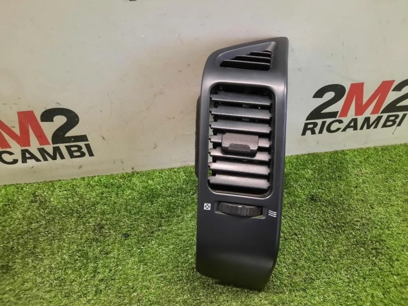Griglia Condotto ARIA Cruscotto ANT DX MR456379 Mitsubishi Pajero III 2000