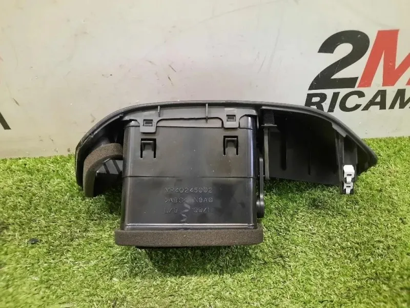 Griglia Condotto ARIA Cruscotto ANT DX MR456379 Mitsubishi Pajero III 2000