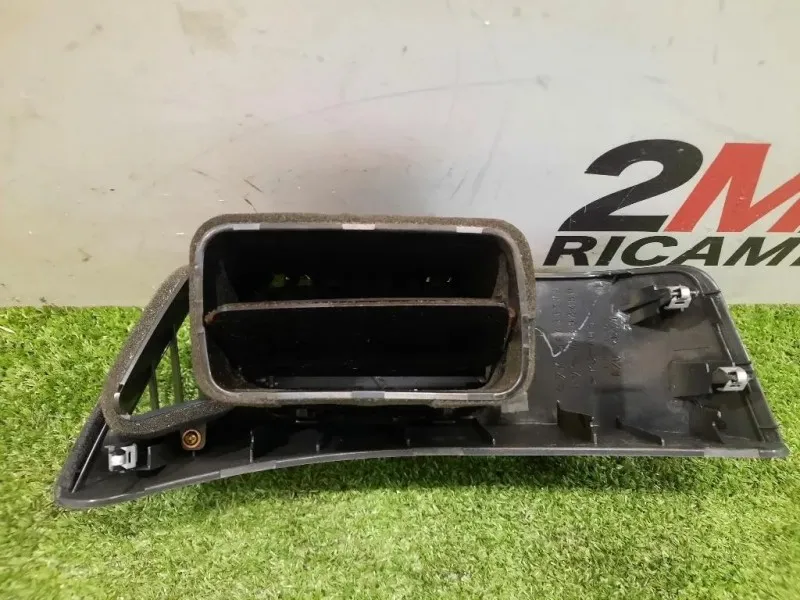 Griglia Condotto ARIA Cruscotto ANT DX MR456379 Mitsubishi Pajero III 2000