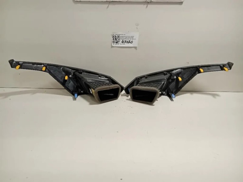 Griglia Condotto ARIA Cruscotto ANT DX 76560-35000 DX+SX Ssangyong Tivoli 2015