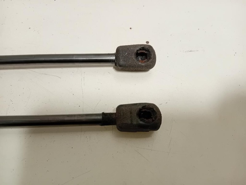 Ammortizzatore POST DX 8W9 827 552 B SX+DX Audi A4 8W5 Avant 2015