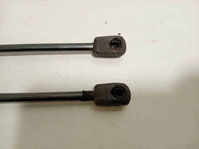 Ammortizzatore POST DX 8W9 827 552 B SX+DX Audi A4 8W5 Avant 2015