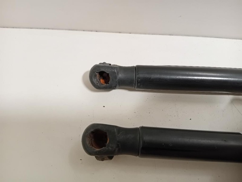 Ammortizzatore POST DX 8W9 827 552 B SX+DX Audi A4 8W5 Avant 2015