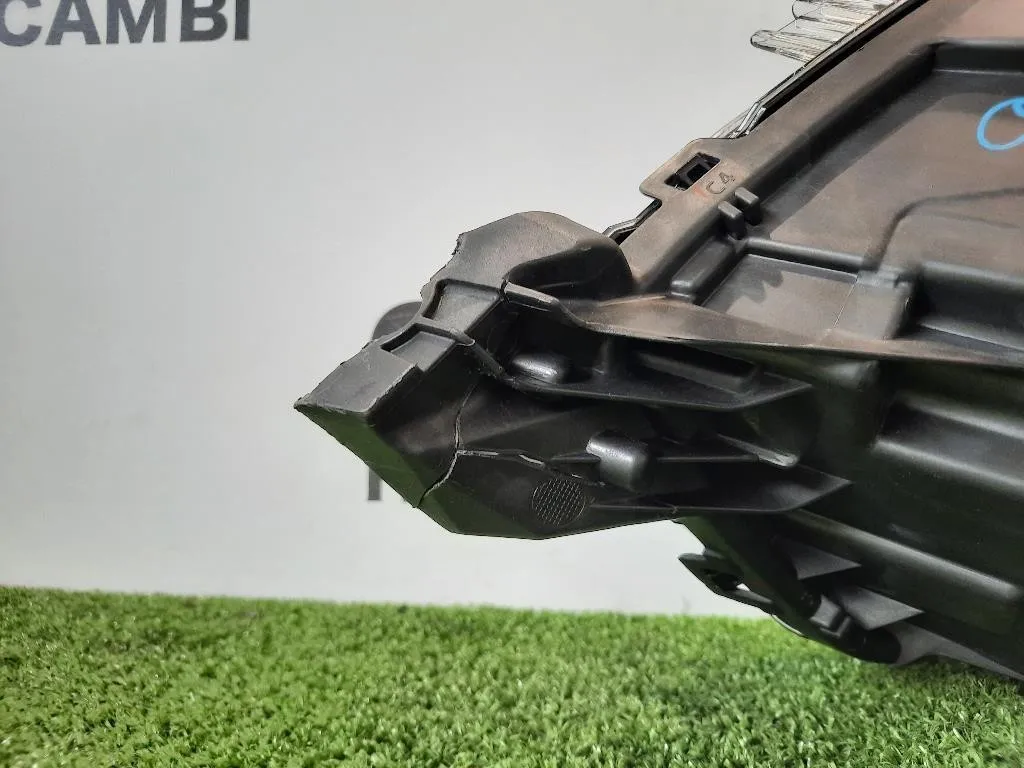 Proiettore ANT SX 9833036380 Peugeot 2008 II 2020