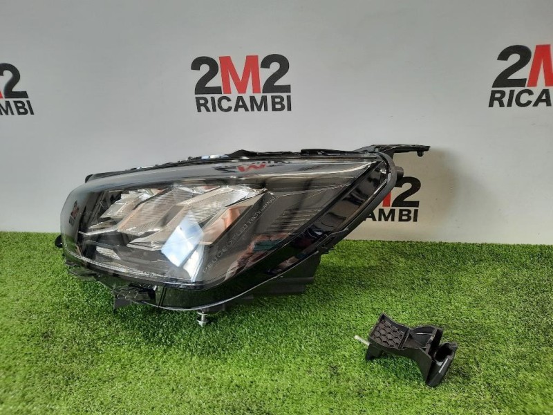 Proiettore ANT SX 9833036380 Peugeot 2008 II 2020