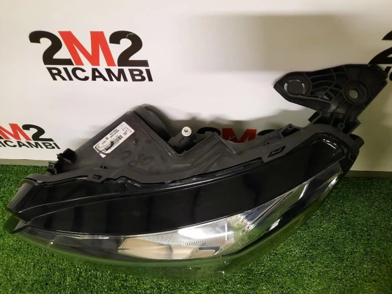 Proiettore ANT SX 9802221880 Peugeot 208 II 2019