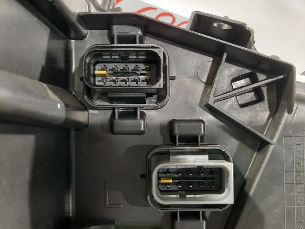 Proiettore ANT SX 98 362 302 8089914773 Peugeot 3008 II 2016