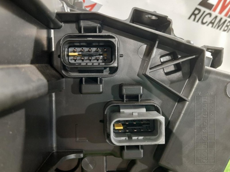 Proiettore ANT SX 98 362 302 8089914773 Peugeot 3008 II 2016