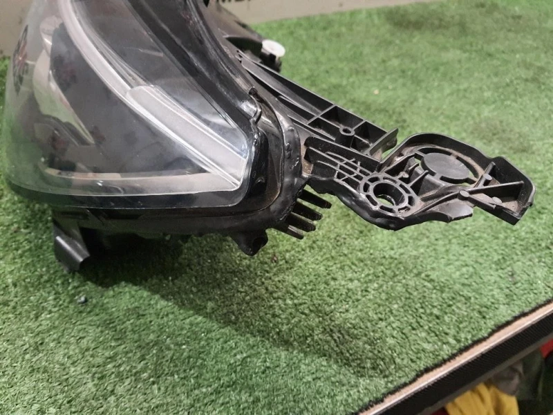 Proiettore ANT SX 9816990680 Peugeot 308 II 2017