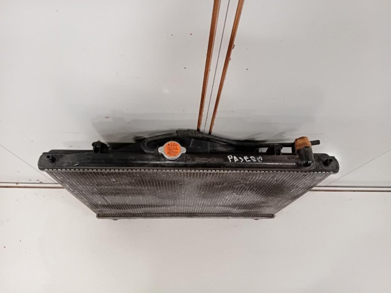 Radiatore Acqua MR404897 Mitsubishi Pajero III 2000