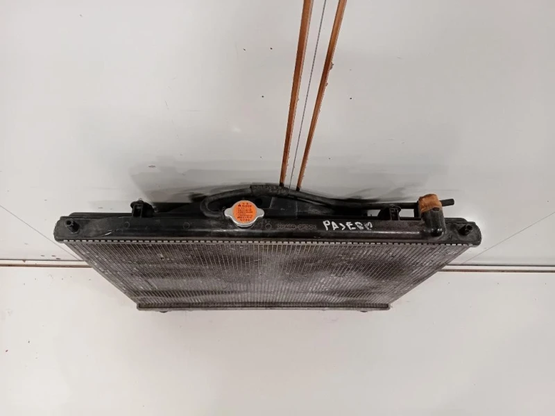 Radiatore Acqua MR404897 Mitsubishi Pajero III 2000