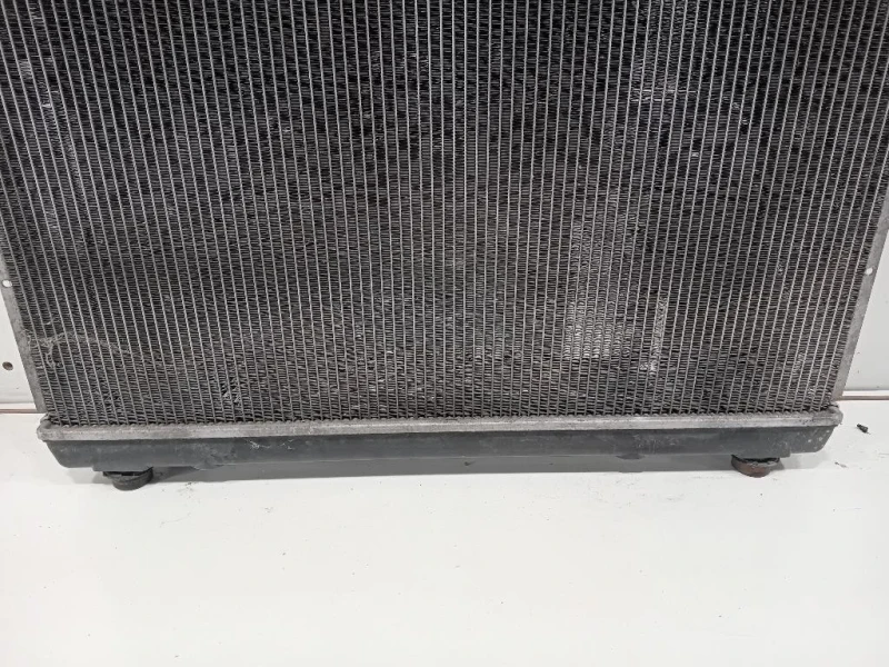 Radiatore Acqua MR404897 Mitsubishi Pajero III 2000