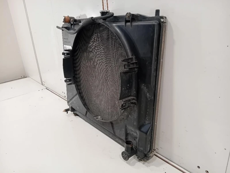 Radiatore Acqua MR404897 Mitsubishi Pajero III 2000