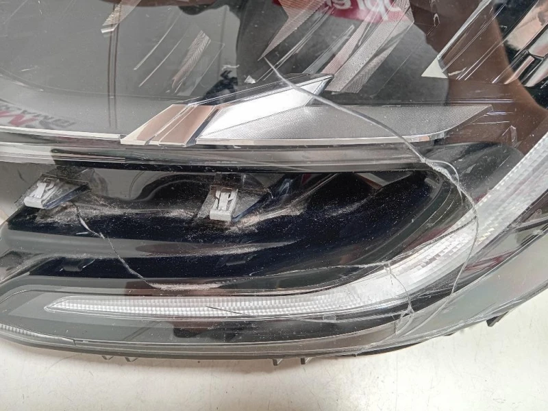 Proiettore ANT SX 260601693R DANNEGGIATO Renault Captur I 2017