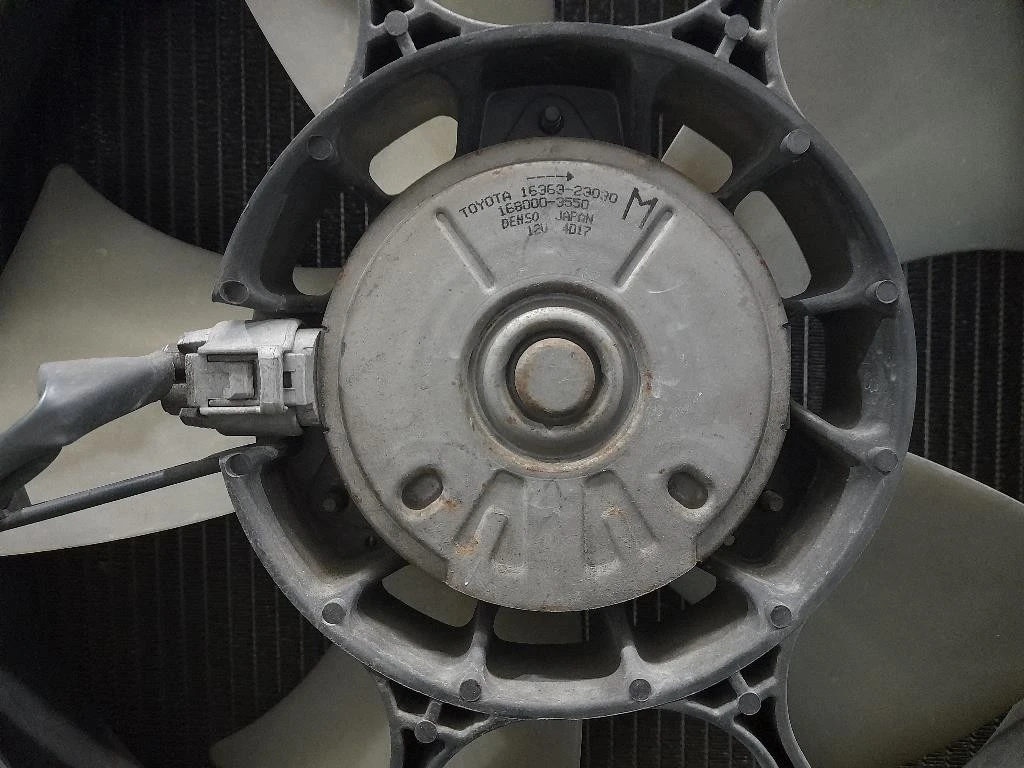 Radiatore Acqua 1640027061 0227403842 Toyota RAV 4 II 2000