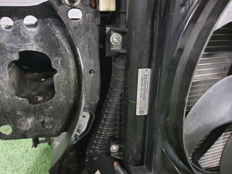 Radiatore Acqua Volkswagen Passat VI Variant 2011