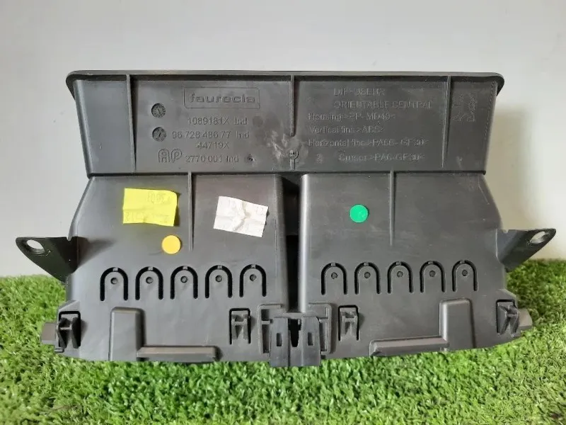 Griglia Condotto ARIA Cruscotto Centrale 96728486ZD Peugeot 208 I 2012