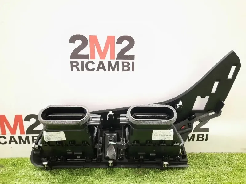 Griglia Condotto ARIA Cruscotto Centrale 687506811R Renault Kadjar 2015