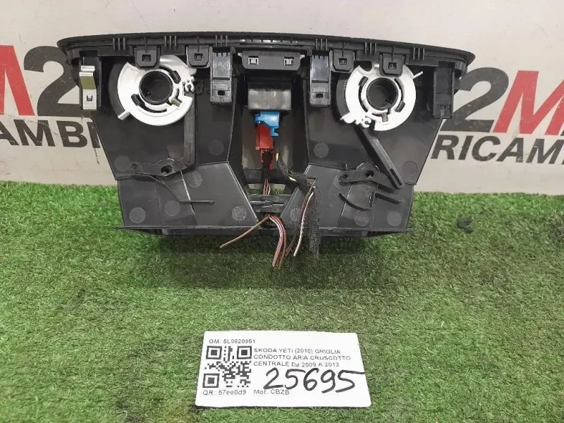 Griglia Condotto ARIA Cruscotto Centrale 5L0820951 Skoda YETI 2010