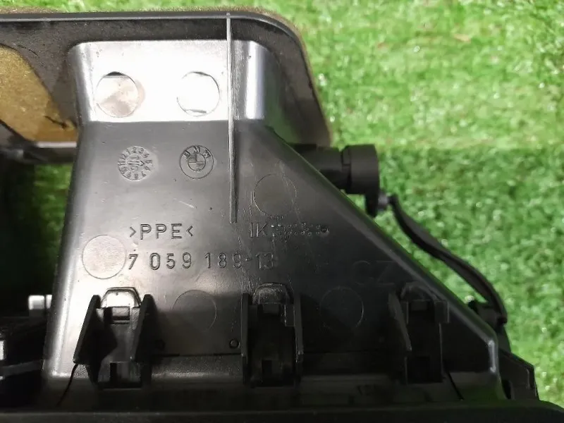 Griglia Condotto ARIA Cruscotto Centrale SUP 705918913 Bmw Serie 1 E87 Berlina 2005