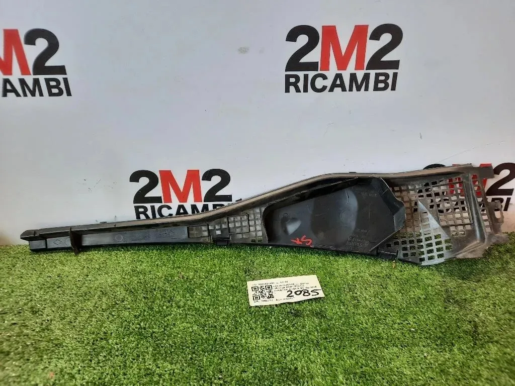 Griglia Copertura Cunetta Acqua SX 8200825457 SX Dacia Duster I 2014