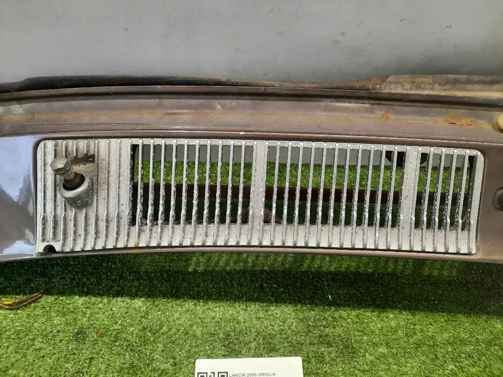 Griglia Copertura Cunetta Acqua SX SX Lancia 2000