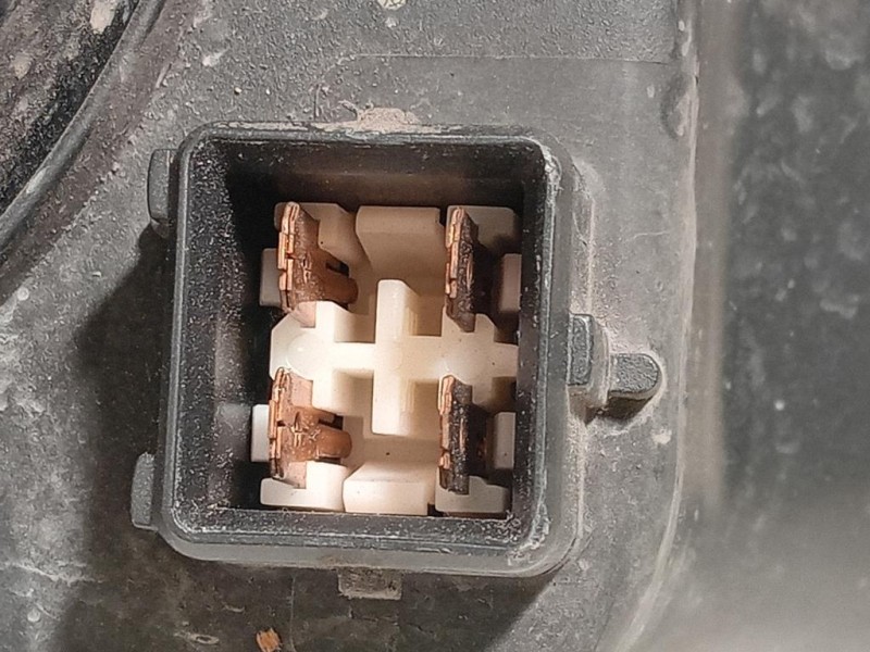 Proiettore ANT SX 301133467 Volkswagen Passat III 1994