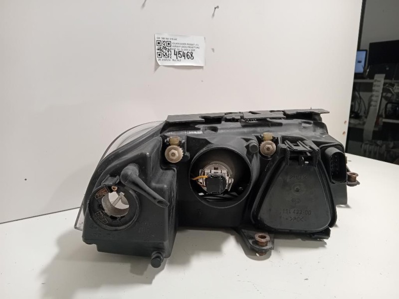 Proiettore ANT SX 3B0 941 015 AK Volkswagen Passat IV Variant 2000