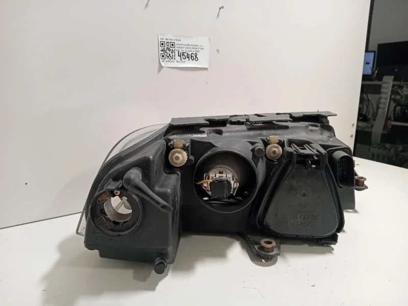 Proiettore ANT SX 3B0 941 015 AK Volkswagen Passat IV Variant 2000