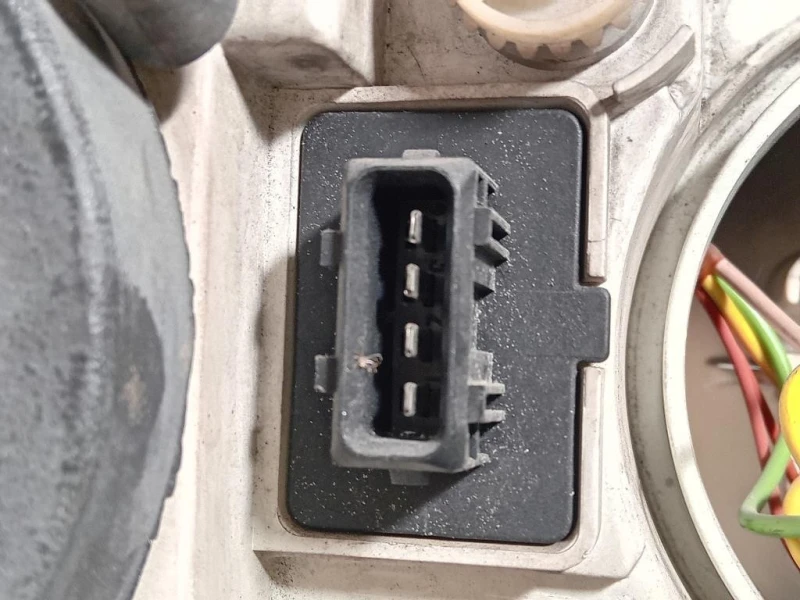 Proiettore ANT SX 1AG 007 861-33 Volvo V40 I 1996