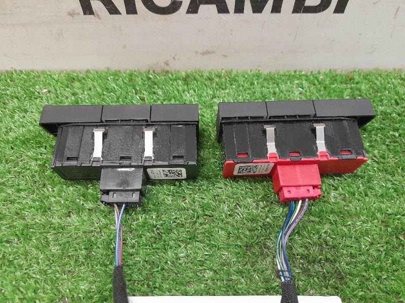 Pulsanti Comando Multifunzione 8X0959673 8X0959674L Audi A1 8XF Sportback 2015