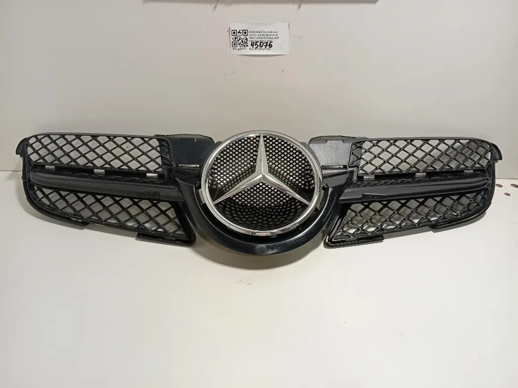 Griglia DI Ventilazione Paraurti ANT GRIGLIA DI VENTILAZIONE PARAURTI ANT Mercedes Classe SLK R171 2004