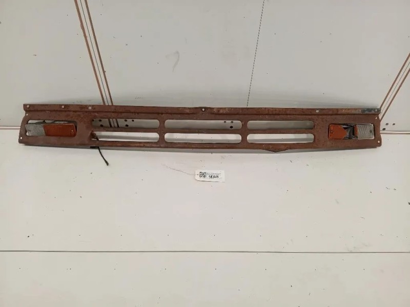 Griglia DI Ventilazione Paraurti ANT  Nissan Patrol GR II 2005