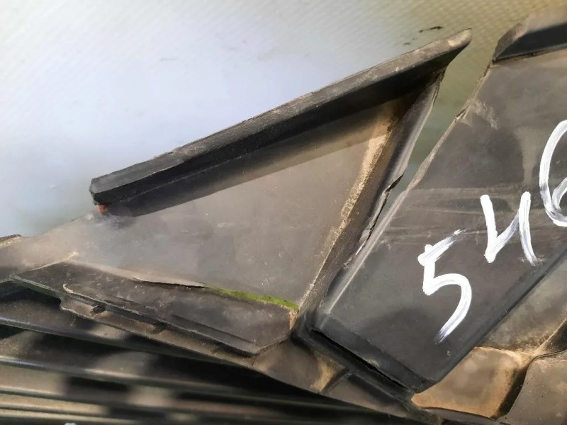 Griglia DI Ventilazione Paraurti ANT SX 9810870377 ANT SX Peugeot 3008 II 2016