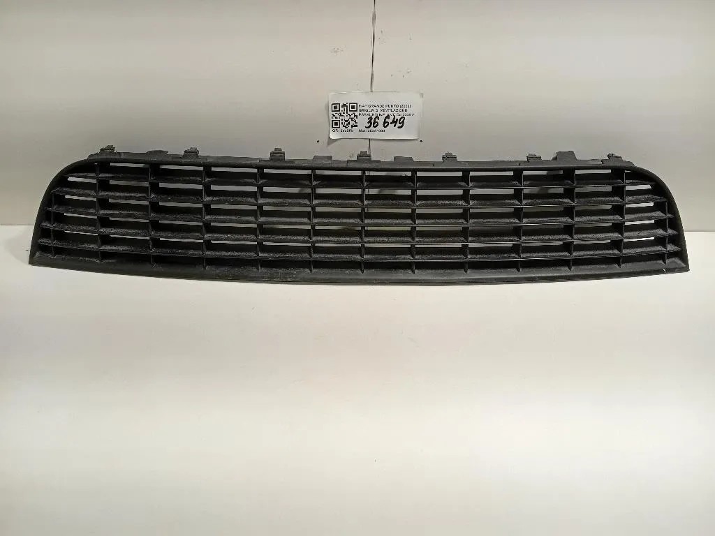 Griglia DI Ventilazione Paraurti INF ANT  Fiat Grande Punto 2006