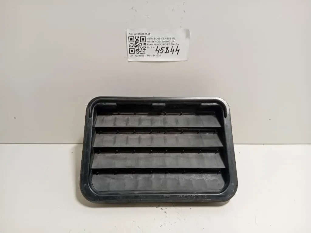 Griglia Parafango POST DX A1668301042 Mercedes Classe ML W166 2012