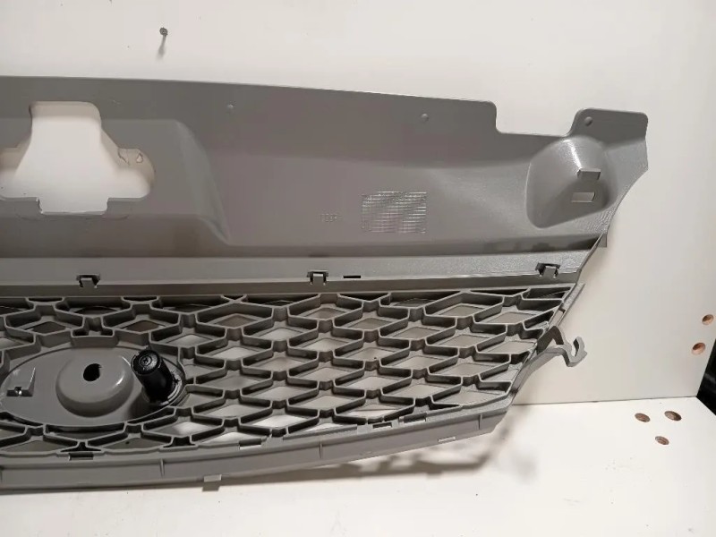 Griglia Radiatore 6S71 8A100 BAW Ford Mondeo III 2001