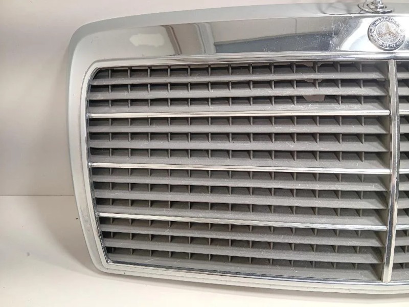 Griglia Radiatore A1248880223 Mercedes Classe E W124 1985