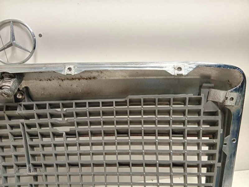 Griglia Radiatore A1248880223 Mercedes Classe E W124 1985