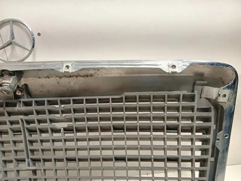 Griglia Radiatore A1248880223 Mercedes Classe E W124 1985